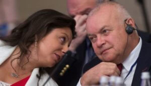 Французские общественные деятели просят правительство спасти их от Маргариты Симоньян