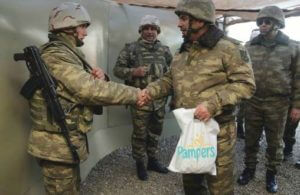 Гасанов с гостинцами опять на линии фронта