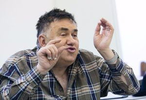 Актер Станислав Садальский обвинил художника Никаса Сафронова в краже квартиры Джигарханяна