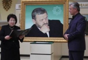 Армянские художники подарили музею в Чечне светящийся портрет Кадырова