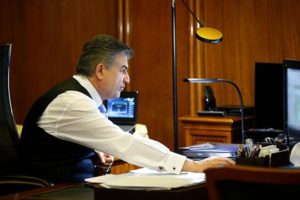 Премьер Армении проходит ускоренные курсы английского языка – после подписания соглашения с ЕС