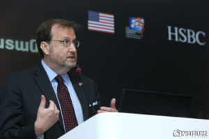 США заинтересованы в развитии гражданского общества в Армении: посол Миллс
