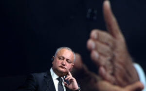 Конституционный суд Молдавии приостановил полномочия президента Додона