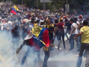 В ходе протестов в Венесуэле погибли 3 человека