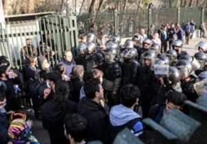 Совбез Ирана возложил вину за протесты на Вашингтон, Лондон и Эр-Рияд