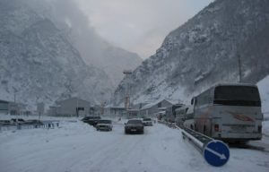 Верхний Ларс сегодня: Движение всех видов транспорта запрещено