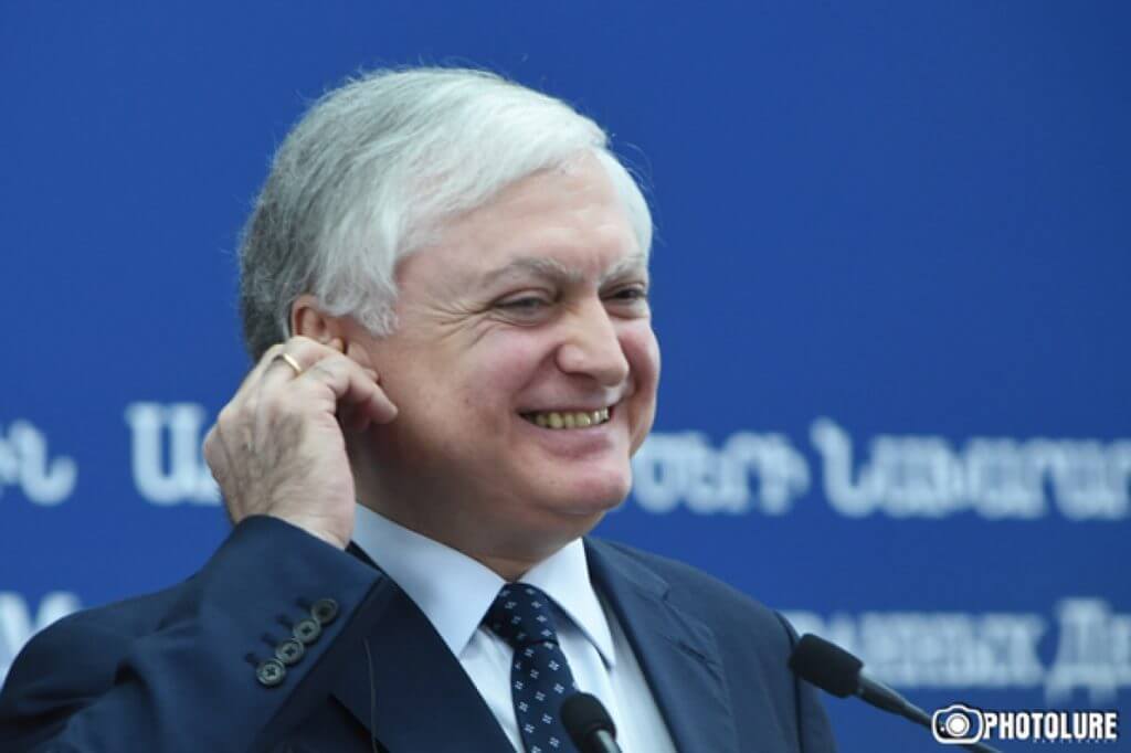 Глава МИД Армении сравнил Азербайджан с пугливым сказочным героем