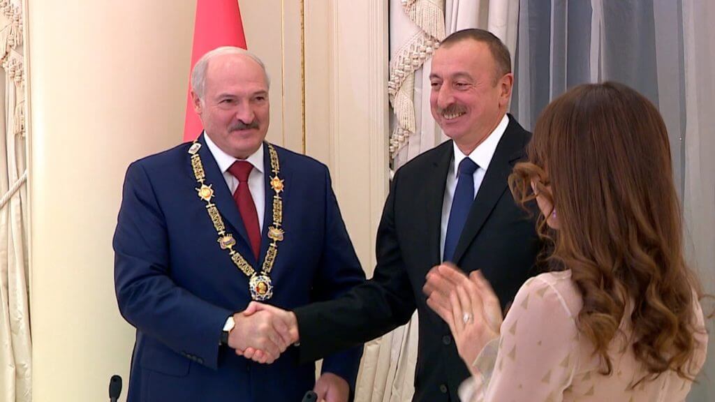 Лапшин: Лукашенко пытался торговаться не с Алиевым, а Путиным