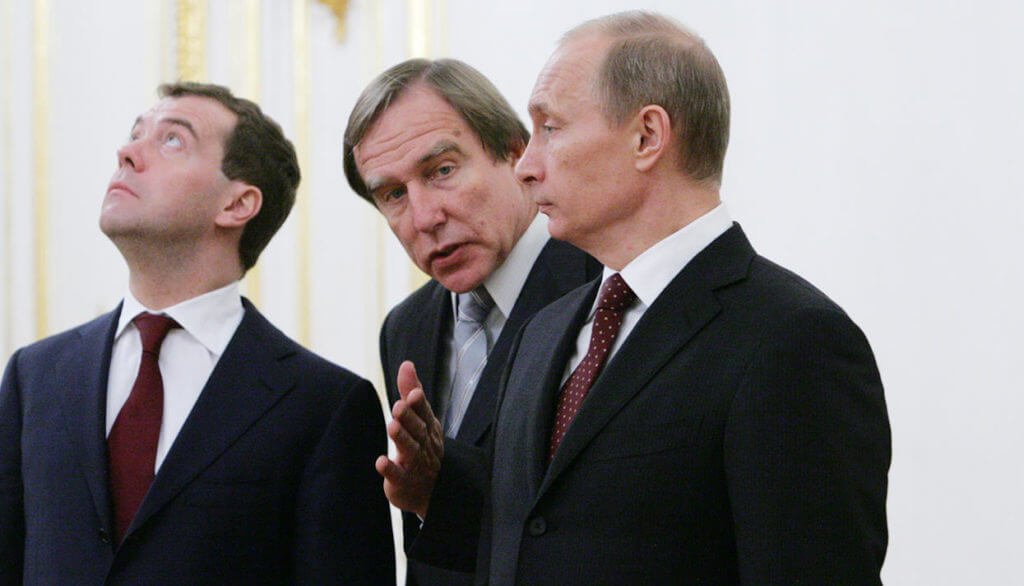 Путин отверг информацию о своих финансовых связях с Ролдугиным