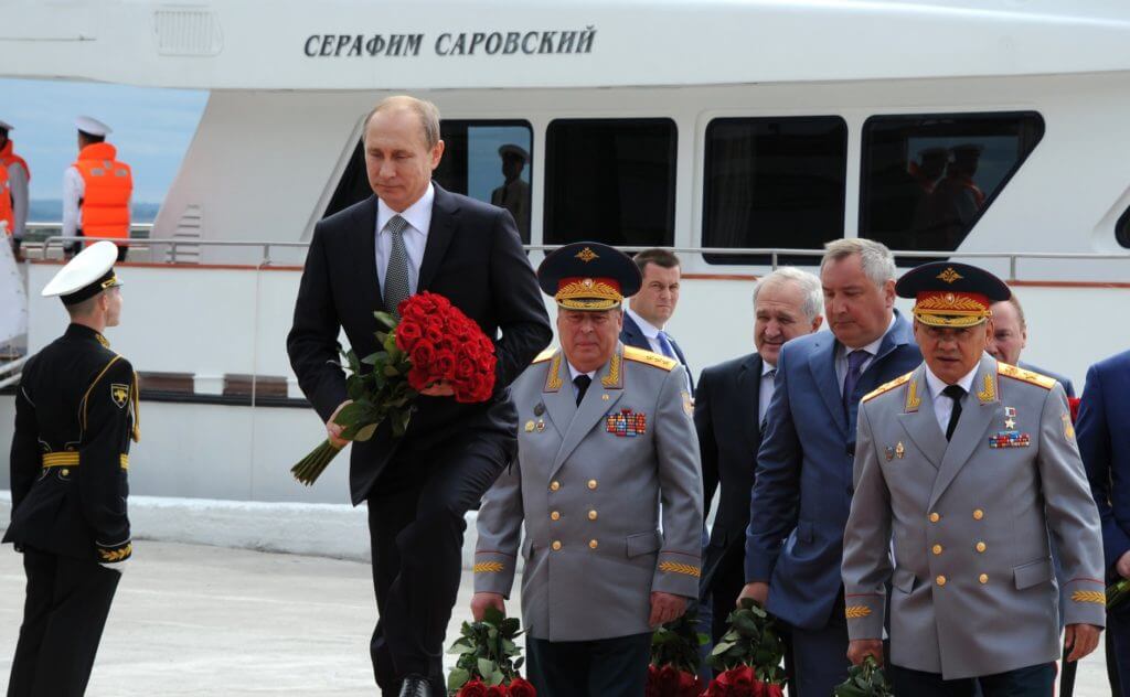 Нелепая имитация союзничества: Путинская Россия продолжит вооружать врагов Армении