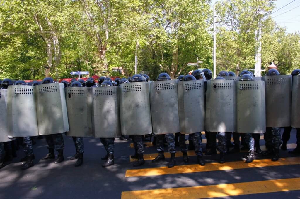 Полиция Армении освободила всех задержанных в пятницу на митинге в Ереване