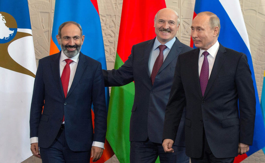 Пашинян во время встречи с Лукашенко поднял вопрос продажи оружия Азербайджану