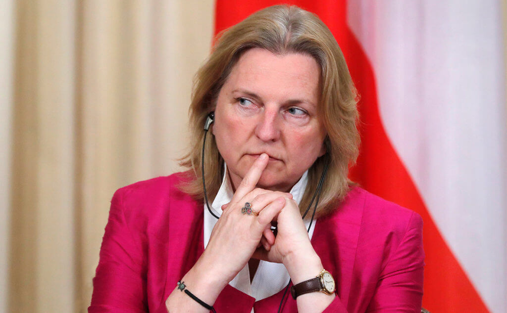 Глава МИД Австрии отменила визит в Россию из-за шпионского скандала