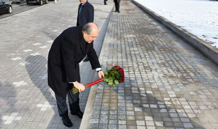 Армен Саркисян почтил память жертв событий 1 марта 2008 года