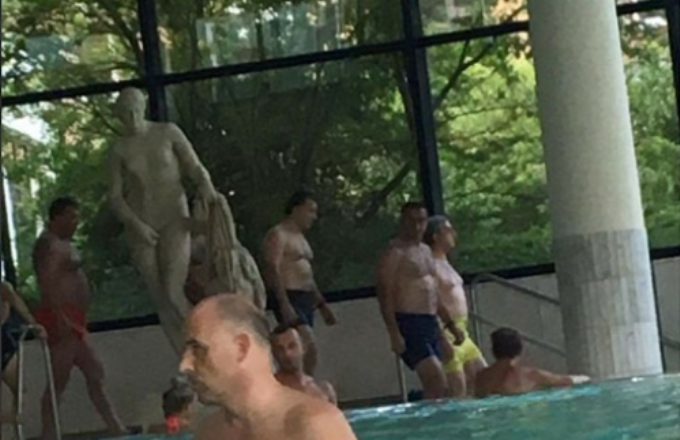 Сержа Саргсяна "поймали" в желтых трусах в Баден-Бадене