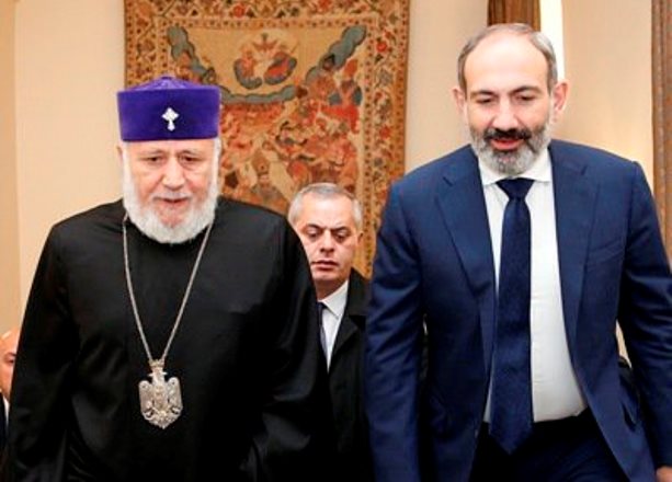 Премьер-министр Армении поздравил Гарегина II с днем рождения