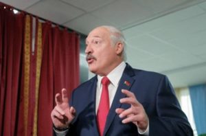 Лукашенко рассказал, почему не пользуется смартфоном