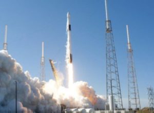 В США стартовала ракета-носитель Falcon 9 с группой интернет-спутников Starlink