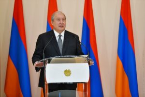 Президент Армении призвал не бояться референдума