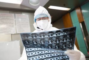 Число умерших от коронавируса в Китае достигло 1016