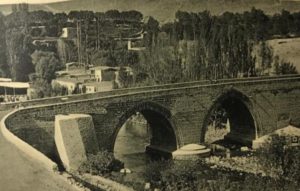 Разрушенный «Красный мост» 17-го века через реку Раздан в Ереване будет восстановлен частным сектором