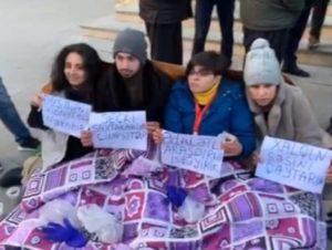В Баку отпустили участников акции протеста перед ЦИК: Есть пострадавшие
