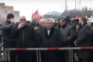 Кто из жуликов пришел поддержать Сержика?
