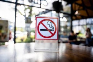 В Армении будет запрещено курение в закрытых территориях и во всех объектах общепита