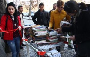 В Армении отмечают День дарения книг