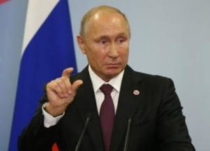 «Думаю, очень трудно». Путин ответил на вопрос о том, как прожить в России на ₽10 тыс.