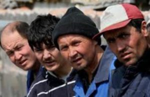 Роспотребнадзор в Москве начал проверять всех людей азиатской внешности на коронавирус