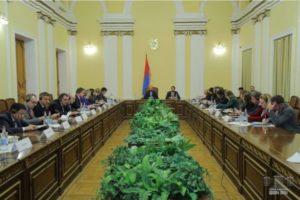 Завершилась встреча спикера парламента Армении с послами