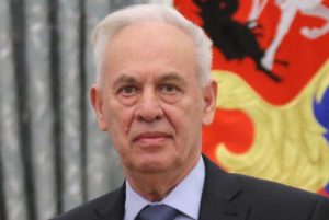 Умер конструктор бомбардировщика Су-34 Роллан Мартиросов