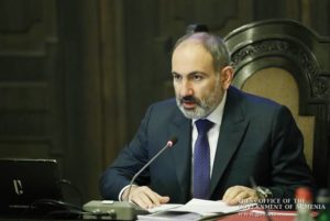 Печально, что должностное лицо, работающее под флагом и гербом Армении, может пойти на грязную сделку