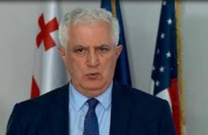 Минздрав Грузии напомнил о вреде денег и пользе чачи при угрозе коронавируса