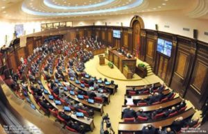 Парламент Армении принял проект, криминализирующий призывы к насилию