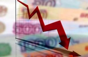 Fitch: России грозит девальвация из-за резкого снижения цен на нефть