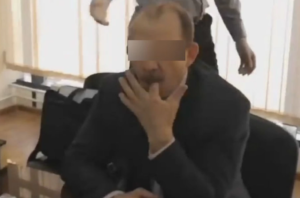 Российский чиновник при задержании съел купюры и подавился