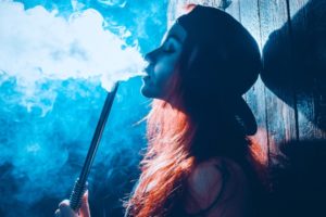 В Москве полиция задержала 70 человек в кальянной