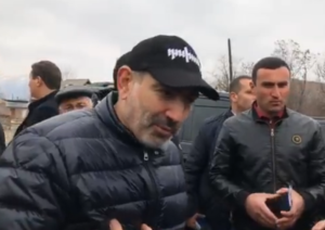 Премьер-министр Армении ознакомился с ремонтными работами на дороге Гулагарака