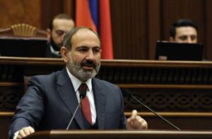 Никол Пашинян: Конституционный референдум не может проводиться в условиях чрезвычайного положения