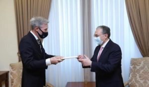 Министр иностранных дел Армении принял посла Швеции