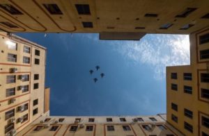 Истребители совершили праздничные полеты в небе над Ереваном