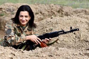 Супруга премьера Никола Пашиняна находится в Арцахе