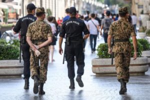 Паника в Азербайджане, власти закрыли аэропорты, чтобы население не сбежало