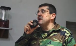 Президент Арцаха вручил военнослужащим медаль «Золотой орел» за уничтожение азербайджанской заразы