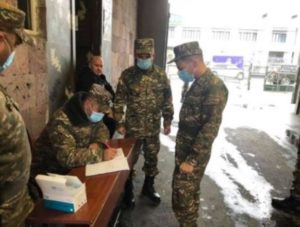Сын премьер-министра Армении записался в добровольцы