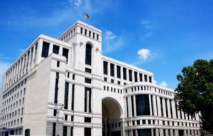 МИД Армении: Новое нападение Азербайджана происходит во время визита главы МИД Турции в Баку