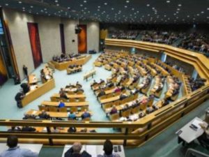 Парламент Нидерландов призвал правительство предпринять меры против Азербайджана и Турции