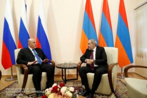 Пашинян и Мишустин провели переговоры тет-а-тет